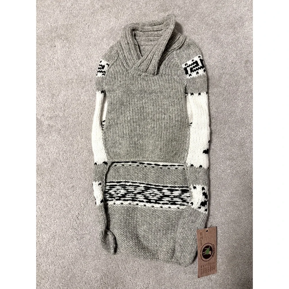 NEW‎ Chilly Dog Grey Wool Reindeer Sweater Shawl Hand Knit NWT Sz. Med 18-29 lbs